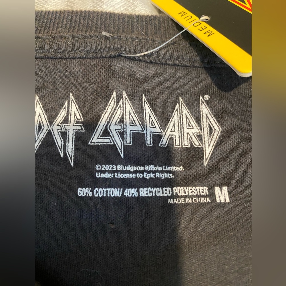 Mens Def Leppard licensed sweatshirt | 80’s rock | NWT size M - Picture 6 of 8